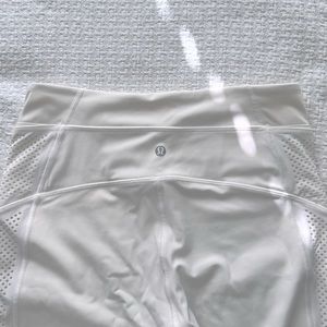 Lululemon White Mesh Wunder 25” Leggings Size 6